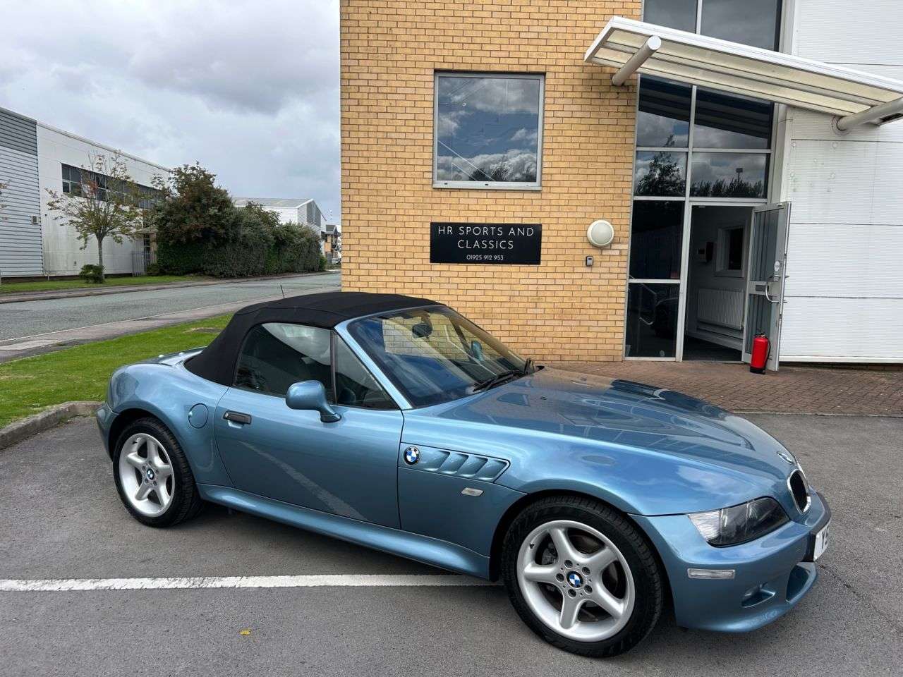 A 2001 BMW Z3 2.2i Roadster 2dr Petrol Manual (222 g/km, 170 bhp)-Magnificent Low Mileage A 2001 BMW Z3 2.2i Roadster 2dr Petrol Manual (222 g/km, 170 bhp)-Magnificent Low Mileage