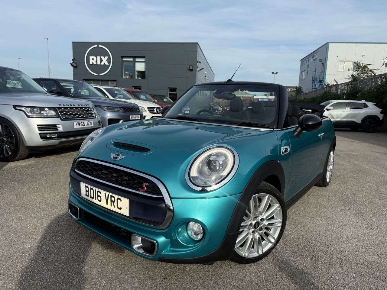 A 2016 MINI CONVERTIBLE 2.0 Cooper S Convertible 2dr Petrol Manual Euro 6-FACTORY EXTRAS WORTH £8,4 A 2016 MINI CONVERTIBLE 2.0 Cooper S Convertible 2dr Petrol Manual Euro 6-FACTORY EXTRAS WORTH £8,4