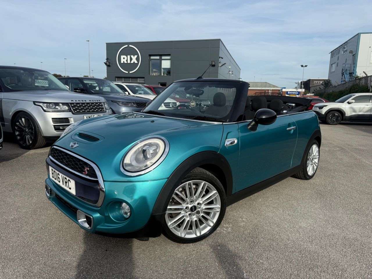 A 2016 MINI CONVERTIBLE 2.0 Cooper S Convertible 2dr Petrol Manual Euro 6-FACTORY EXTRAS WORTH £8,4 A 2016 MINI CONVERTIBLE 2.0 Cooper S Convertible 2dr Petrol Manual Euro 6-FACTORY EXTRAS WORTH £8,4