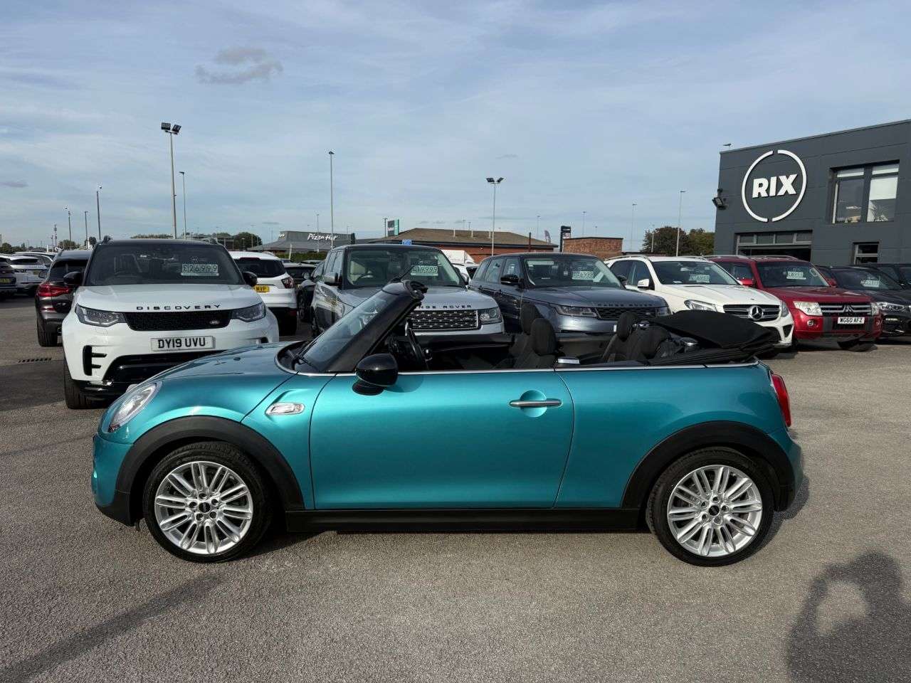 A 2016 MINI CONVERTIBLE 2.0 Cooper S Convertible 2dr Petrol Manual Euro 6-FACTORY EXTRAS WORTH £8,4 A 2016 MINI CONVERTIBLE 2.0 Cooper S Convertible 2dr Petrol Manual Euro 6-FACTORY EXTRAS WORTH £8,4