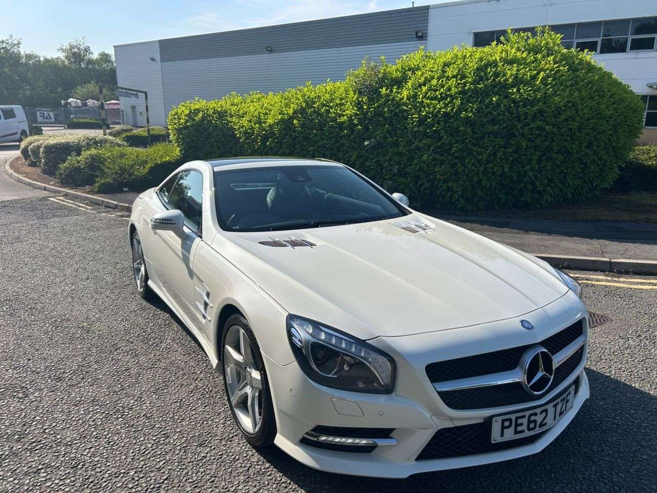 A 2012 MERCEDES-BENZ SL CLASS 3.5 SL350 V6 BlueEfficiency Convertible 2dr Petrol G-Tronic Euro 5 (s/s) (3 A 2012 MERCEDES-BENZ SL CLASS 3.5 SL350 V6 BlueEfficiency Convertible 2dr Petrol G-Tronic Euro 5 (s/s) (3