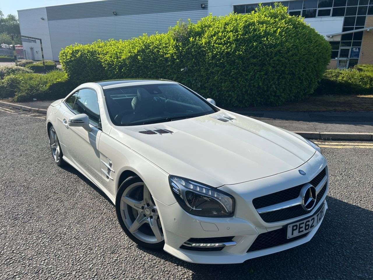 A 2012 MERCEDES-BENZ SL CLASS 3.5 SL350 V6 BlueEfficiency Convertible 2dr Petrol G-Tronic Euro 5 (s/s) (3 A 2012 MERCEDES-BENZ SL CLASS 3.5 SL350 V6 BlueEfficiency Convertible 2dr Petrol G-Tronic Euro 5 (s/s) (3