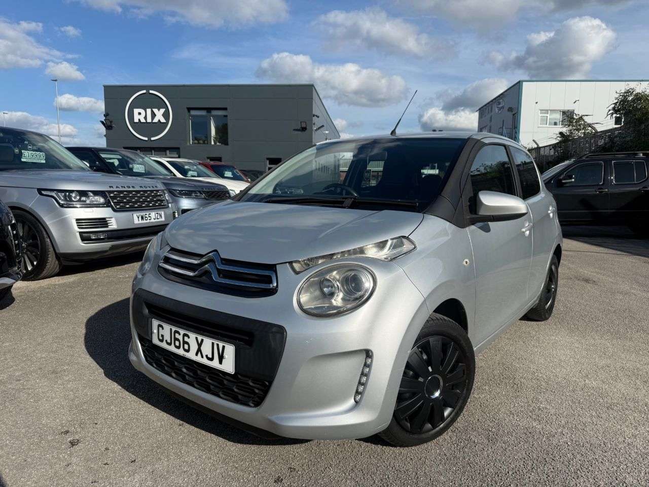 A 2016 CITROEN C1 1.0 VTi Feel Hatchback 5dr Petrol Manual Euro 6 -2 OWNERS FROM NEW-BLUETOOT A 2016 CITROEN C1 1.0 VTi Feel Hatchback 5dr Petrol Manual Euro 6 -2 OWNERS FROM NEW-BLUETOOT