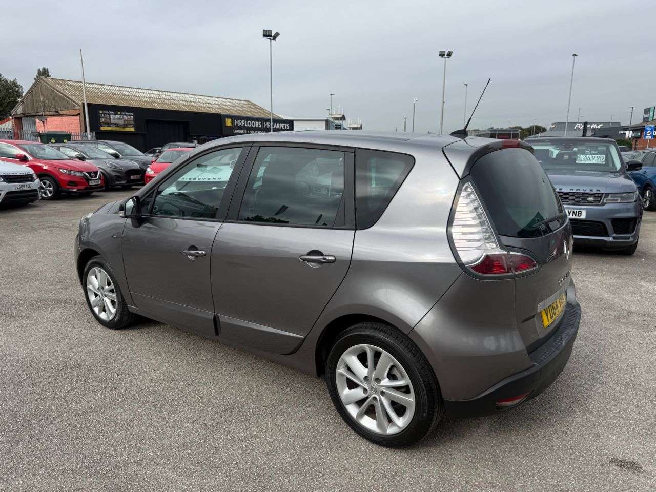 A 2015 RENAULT SCENIC 1.5 dCi ENERGY Limited MPV 5dr Diesel Manual Euro 5 (s/s) (110 ps) 11 SERVI A 2015 RENAULT SCENIC 1.5 dCi ENERGY Limited MPV 5dr Diesel Manual Euro 5 (s/s) (110 ps) 11 SERVI