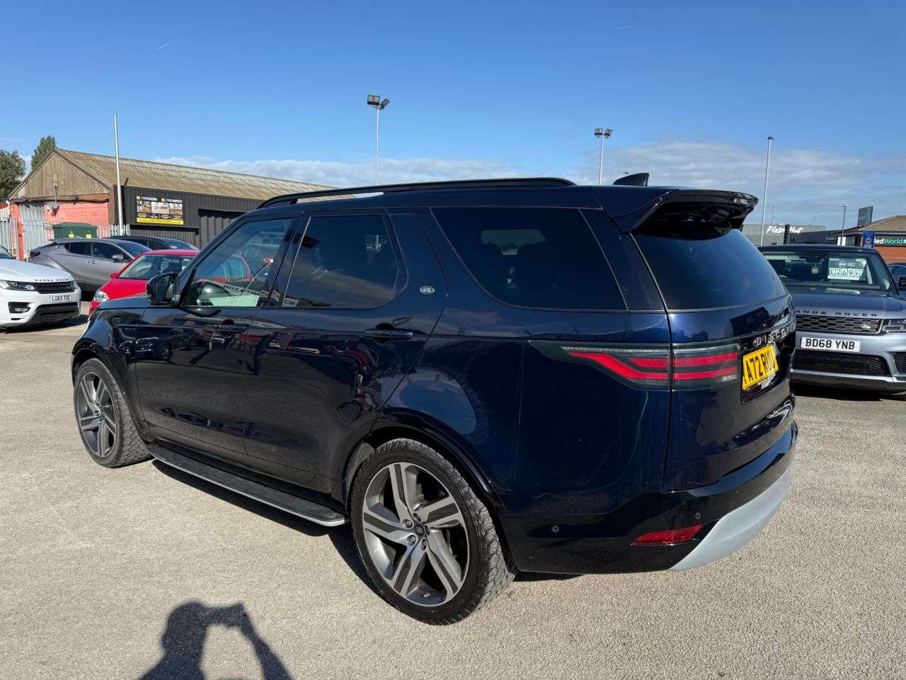 A 2023 LAND ROVER DISCOVERY 5 3.0 D300 MHEV Metropolitan Edition SUV 5dr Diesel Auto 4WD Euro 6-2 OWNER C A 2023 LAND ROVER DISCOVERY 5 3.0 D300 MHEV Metropolitan Edition SUV 5dr Diesel Auto 4WD Euro 6-2 OWNER C