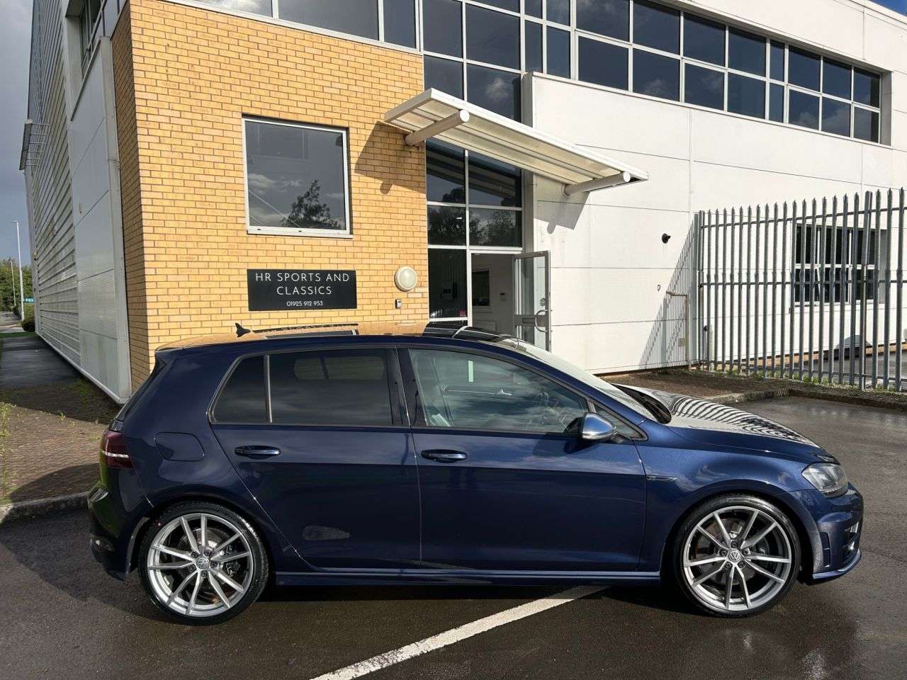 A 2016 VOLKSWAGEN GOLF 2.0 TSI BlueMotion Tech R Hatchback 5dr Petrol DSG 4Motion Euro 6 (s/s) (30 A 2016 VOLKSWAGEN GOLF 2.0 TSI BlueMotion Tech R Hatchback 5dr Petrol DSG 4Motion Euro 6 (s/s) (30
