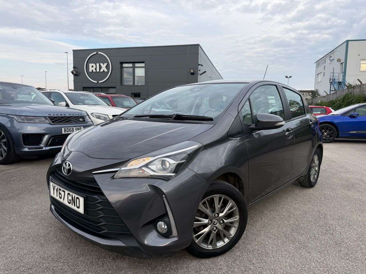 A 2017 TOYOTA YARIS 1.5 VVT-i Icon Hatchback 5dr Petrol Manual Euro 6 (111 ps) 9 SERVICES 1 FOR A 2017 TOYOTA YARIS 1.5 VVT-i Icon Hatchback 5dr Petrol Manual Euro 6 (111 ps) 9 SERVICES 1 FOR