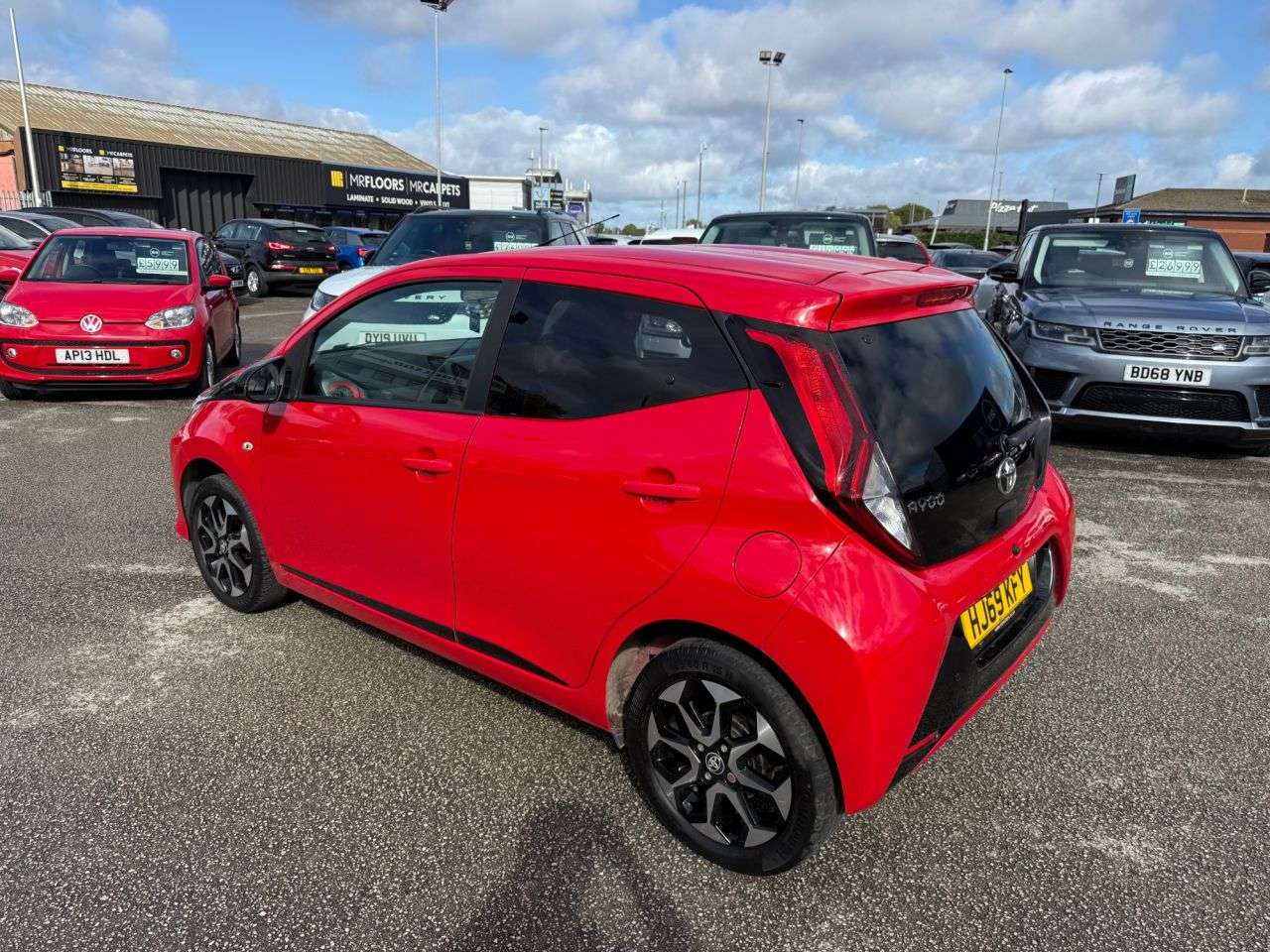 A 2019 TOYOTA AYGO 1.0 VVT-i x-trend Hatchback 5dr Petrol Manual Euro 6 (71 ps) 10 SERVICES A 2019 TOYOTA AYGO 1.0 VVT-i x-trend Hatchback 5dr Petrol Manual Euro 6 (71 ps) 10 SERVICES