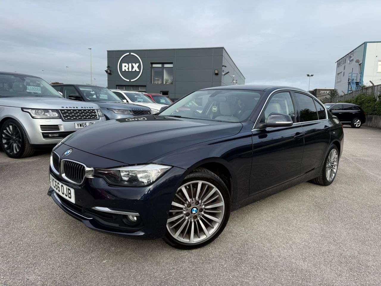 A 2016 BMW 3 SERIES 2.0 320d Luxury Saloon 4dr Diesel Auto Euro 6 (s/s) (190 ps) 2 FORMER KEEPE A 2016 BMW 3 SERIES 2.0 320d Luxury Saloon 4dr Diesel Auto Euro 6 (s/s) (190 ps) 2 FORMER KEEPE