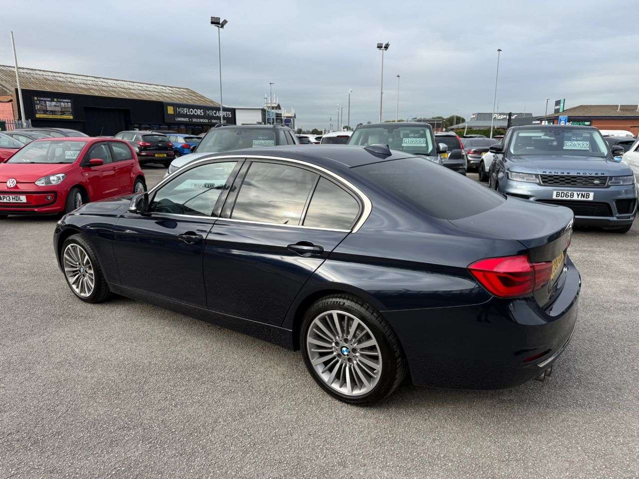 A 2016 BMW 3 SERIES 2.0 320d Luxury Saloon 4dr Diesel Auto Euro 6 (s/s) (190 ps) 2 FORMER KEEPE A 2016 BMW 3 SERIES 2.0 320d Luxury Saloon 4dr Diesel Auto Euro 6 (s/s) (190 ps) 2 FORMER KEEPE