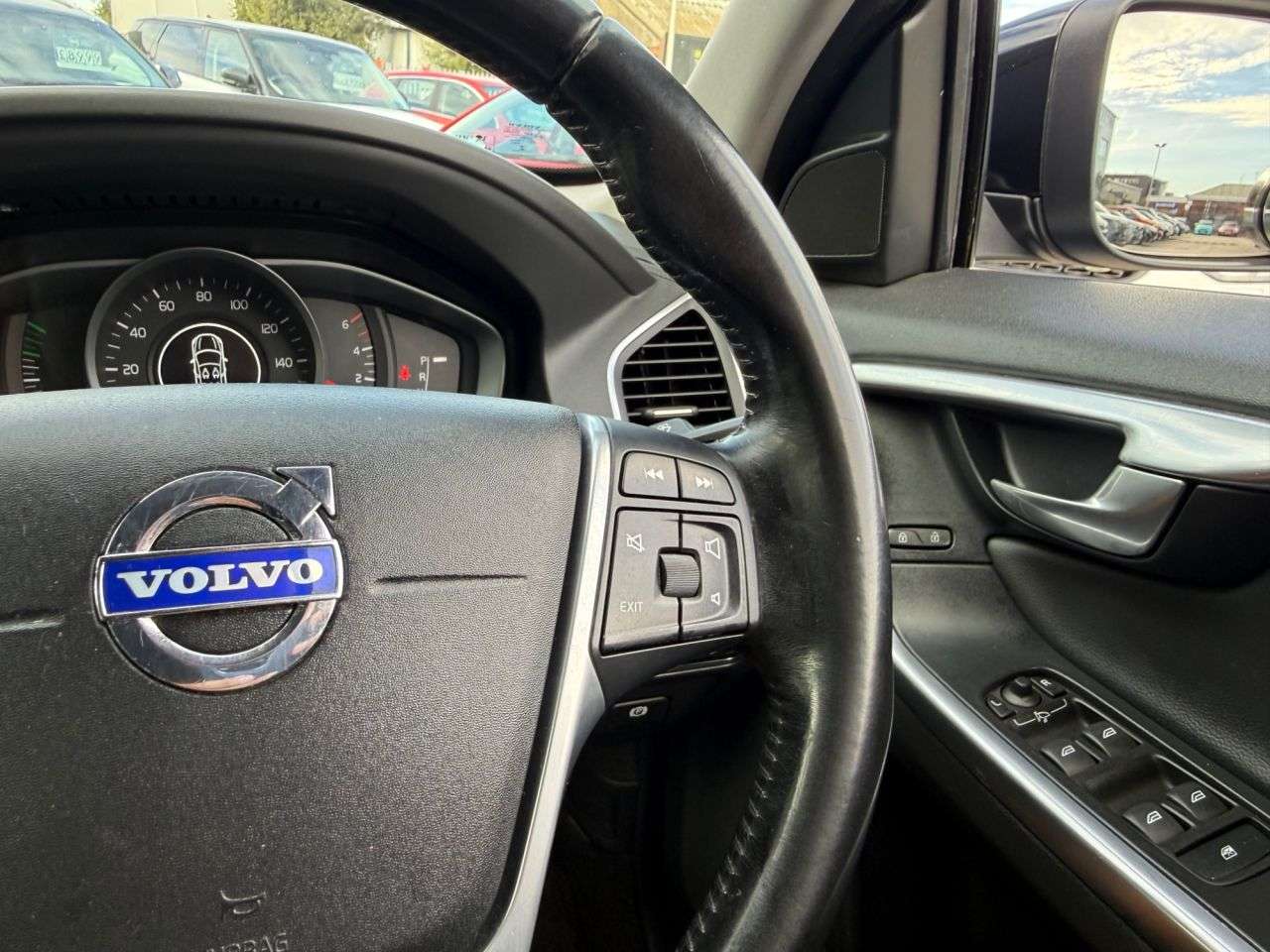 2015 VOLVO XC60 2015 VOLVO XC60