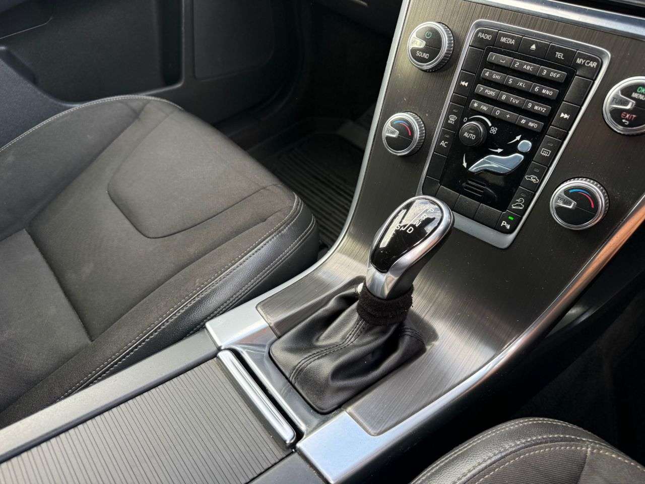 2015 VOLVO XC60 2015 VOLVO XC60