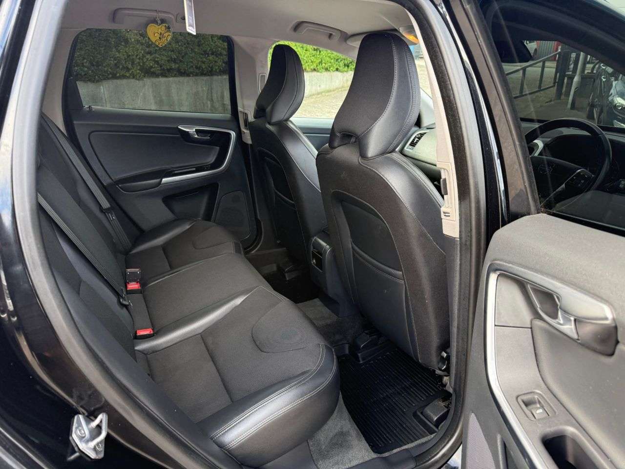2015 VOLVO XC60 2015 VOLVO XC60