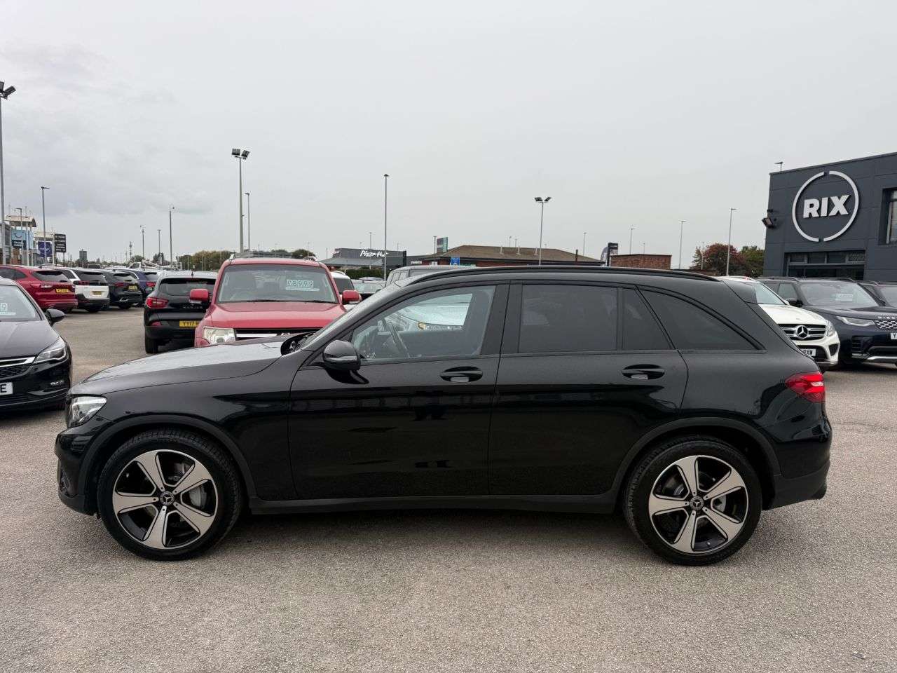 A 2018 MERCEDES-BENZ GLC 2.1 GLC220d Urban Edition SUV 5dr Diesel G-Tronic+ 4MATIC Euro 6-2 OWNERS F A 2018 MERCEDES-BENZ GLC 2.1 GLC220d Urban Edition SUV 5dr Diesel G-Tronic+ 4MATIC Euro 6-2 OWNERS F