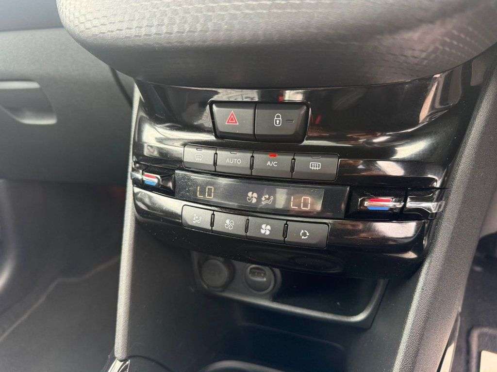 2019 PEUGEOT 2008 2019 PEUGEOT 2008