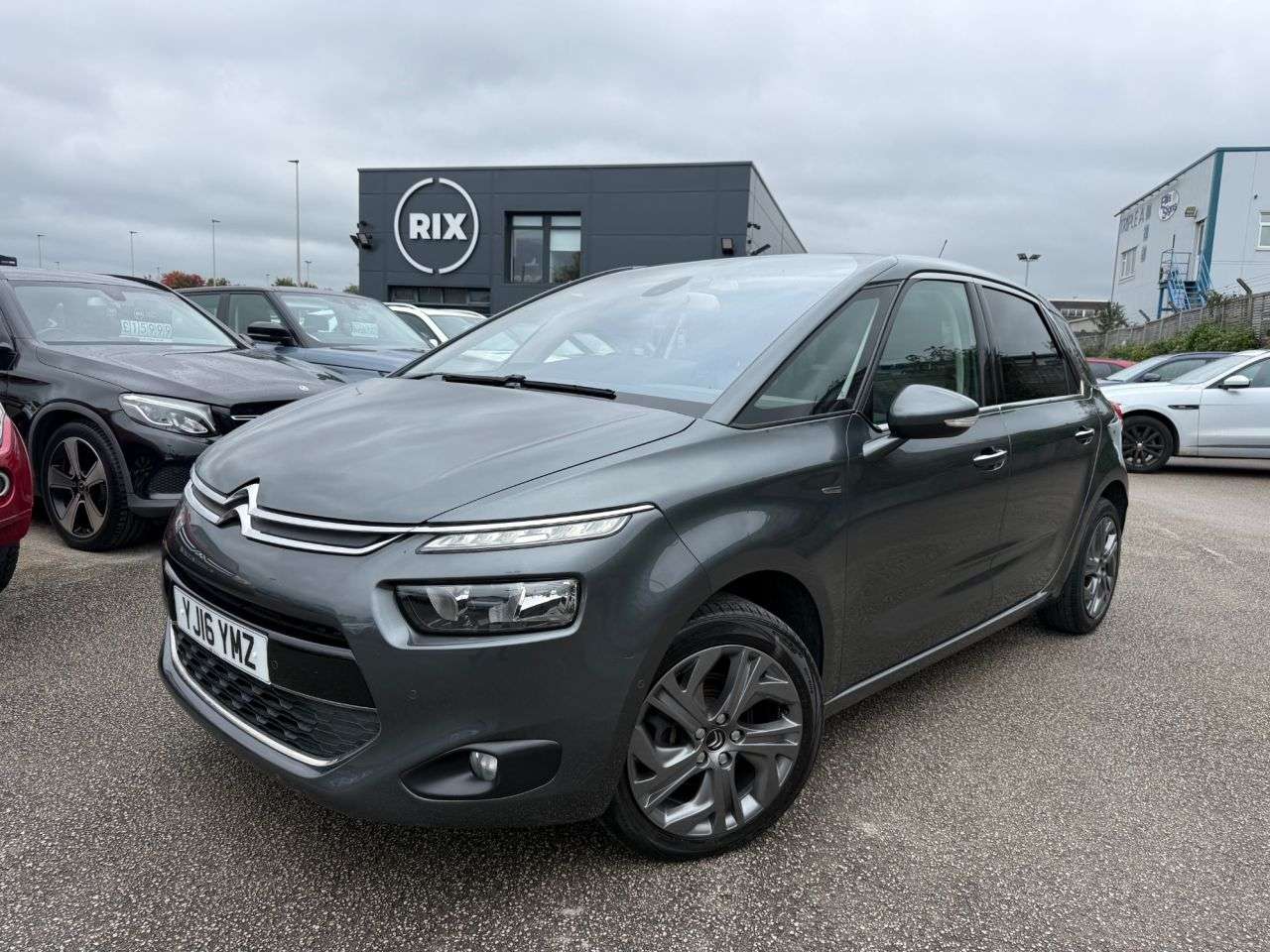 A 2016 CITROEN C4 PICASSO 1.6 BlueHDi Exclusive+ MPV 5dr Diesel Manual Euro 6 (s/s) (120 ps) 1 FORMER A 2016 CITROEN C4 PICASSO 1.6 BlueHDi Exclusive+ MPV 5dr Diesel Manual Euro 6 (s/s) (120 ps) 1 FORMER