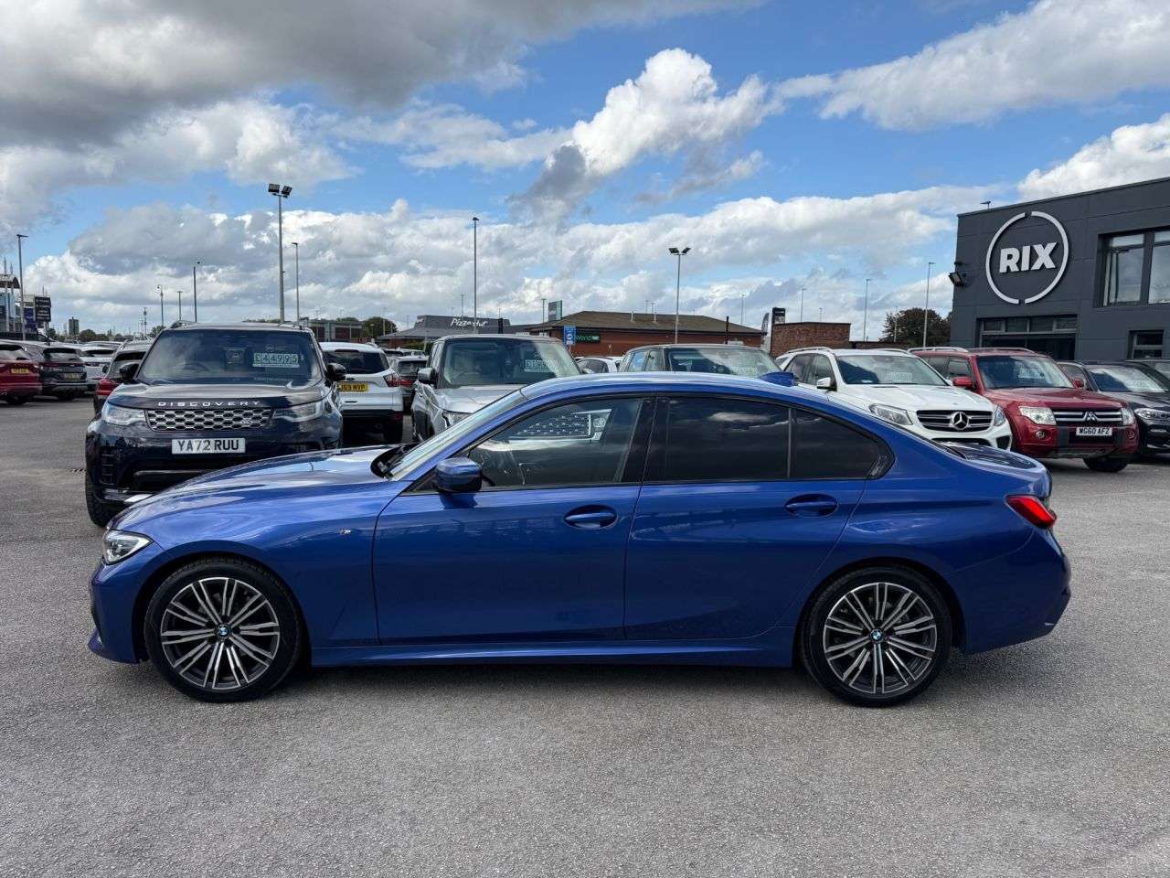 A 2020 BMW 3 SERIES 2.0 320d M Sport Saloon 4dr Diesel Auto Euro 6-2 FORMER KEEPERS FINISHED IN A 2020 BMW 3 SERIES 2.0 320d M Sport Saloon 4dr Diesel Auto Euro 6-2 FORMER KEEPERS FINISHED IN