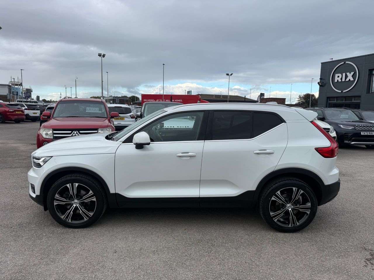 A 2018 VOLVO XC40 2.0 D4 Inscription Pro SUV 5dr Diesel Auto AWD Euro 6-1 FORMER KEEPER-8 SER A 2018 VOLVO XC40 2.0 D4 Inscription Pro SUV 5dr Diesel Auto AWD Euro 6-1 FORMER KEEPER-8 SER