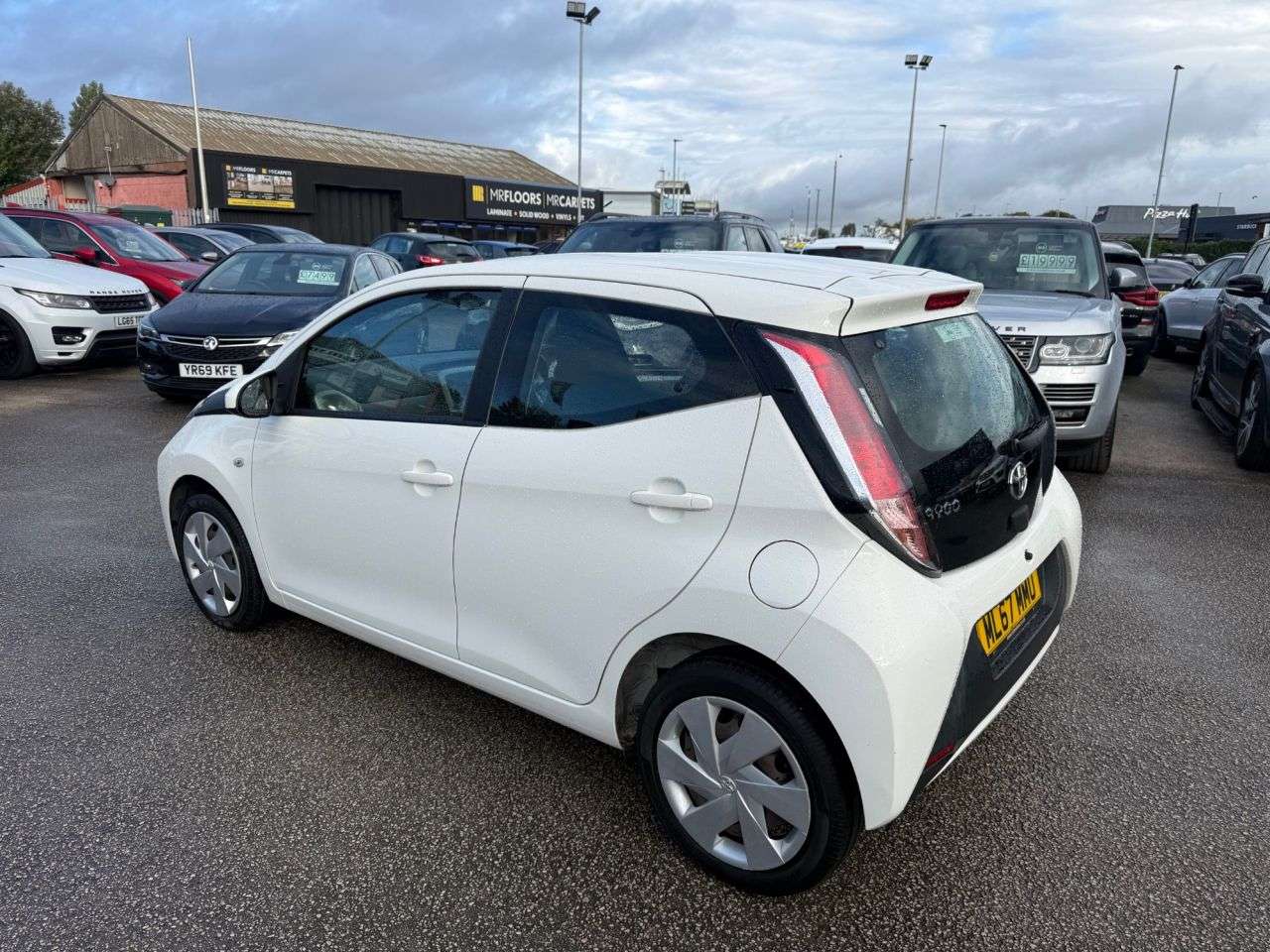A 2017 TOYOTA AYGO 1.0 VVT-i x-play Hatchback 5dr Petrol x-shift Euro 6 (68 ps) A 2017 TOYOTA AYGO 1.0 VVT-i x-play Hatchback 5dr Petrol x-shift Euro 6 (68 ps)