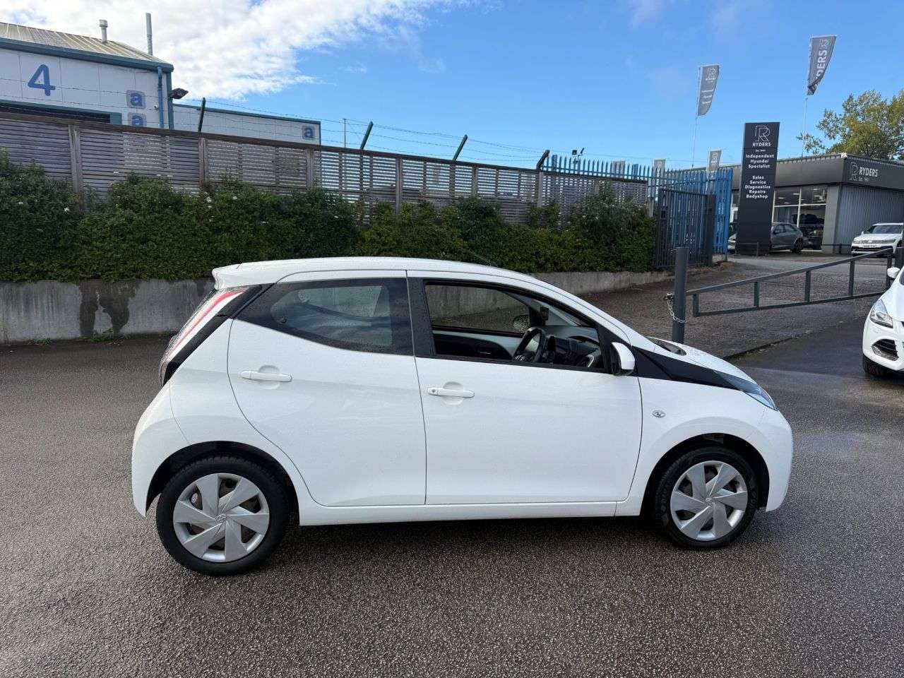 2017 TOYOTA AYGO 2017 TOYOTA AYGO
