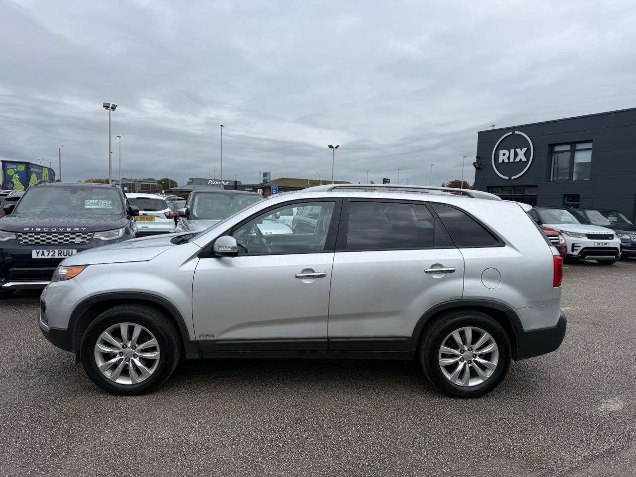 A 2011 KIA SORENTO 2.2 CRDi KX-3 SUV 5dr Diesel Auto AWD Euro 5 (SNav)-12 SERVICES-SUNROOF-HEA A 2011 KIA SORENTO 2.2 CRDi KX-3 SUV 5dr Diesel Auto AWD Euro 5 (SNav)-12 SERVICES-SUNROOF-HEA