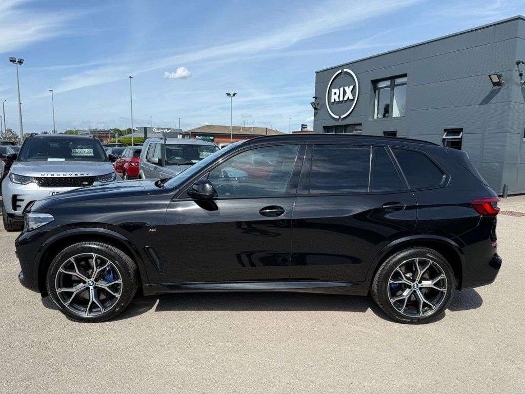 A 2019 BMW X5 3.0 30d M Sport SUV 5dr Diesel Auto xDrive Euro 6 (s/s) (265 ps) Factory Ex A 2019 BMW X5 3.0 30d M Sport SUV 5dr Diesel Auto xDrive Euro 6 (s/s) (265 ps) Factory Ex