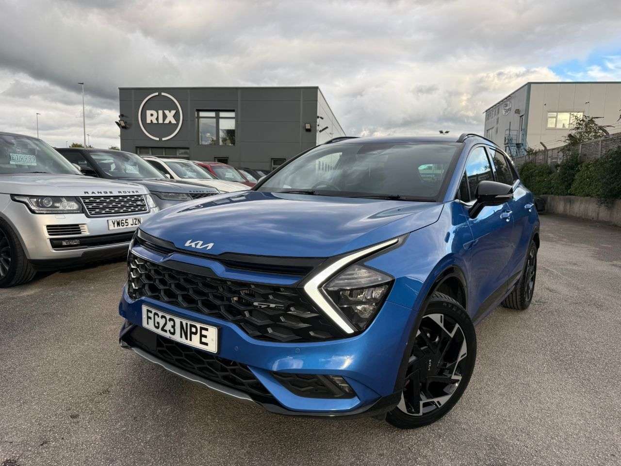 A 2023 KIA SPORTAGE 1.6 T-GDi 13.8kWh GT-Line SUV 5dr Petrol Plug-in Hybrid Auto AWD Euro 6 (s/ A 2023 KIA SPORTAGE 1.6 T-GDi 13.8kWh GT-Line SUV 5dr Petrol Plug-in Hybrid Auto AWD Euro 6 (s/
