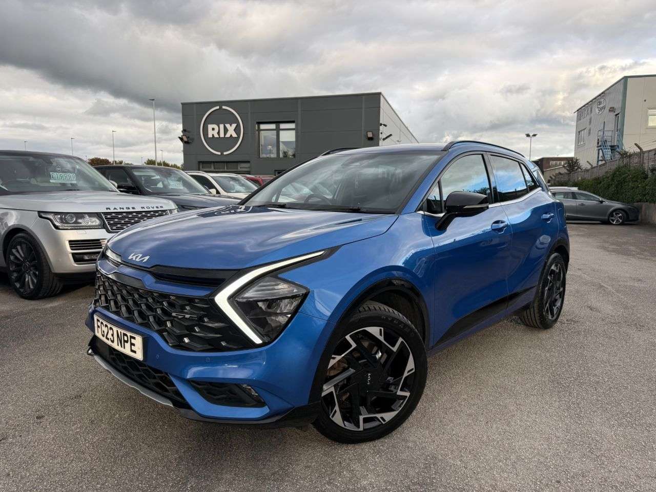 A 2023 KIA SPORTAGE 1.6 T-GDi 13.8kWh GT-Line SUV 5dr Petrol Plug-in Hybrid Auto AWD Euro 6 (s/ A 2023 KIA SPORTAGE 1.6 T-GDi 13.8kWh GT-Line SUV 5dr Petrol Plug-in Hybrid Auto AWD Euro 6 (s/