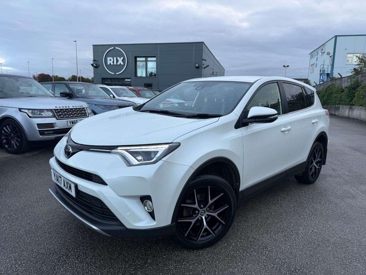 A 2017 TOYOTA RAV4 2.0 V-Matic Icon SUV 5dr Petrol CVT 4WD Euro 6 (s/s) (Safety Sense, SNav) ( A 2017 TOYOTA RAV4 2.0 V-Matic Icon SUV 5dr Petrol CVT 4WD Euro 6 (s/s) (Safety Sense, SNav) (