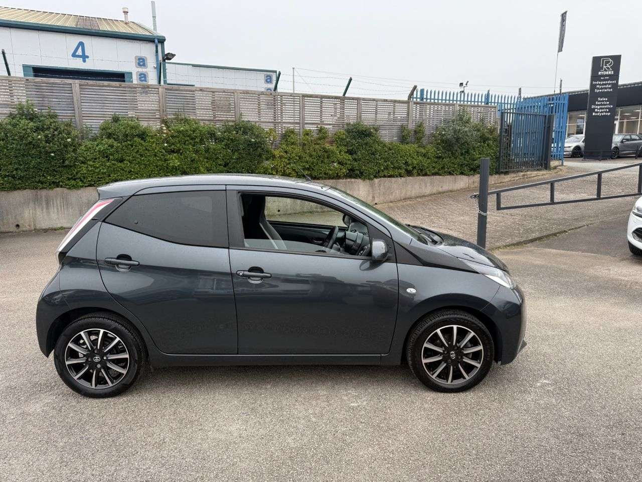 2017 TOYOTA AYGO 2017 TOYOTA AYGO