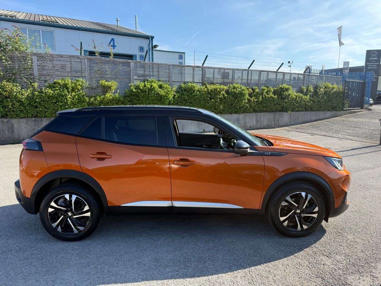 2021 PEUGEOT 2008 2021 PEUGEOT 2008