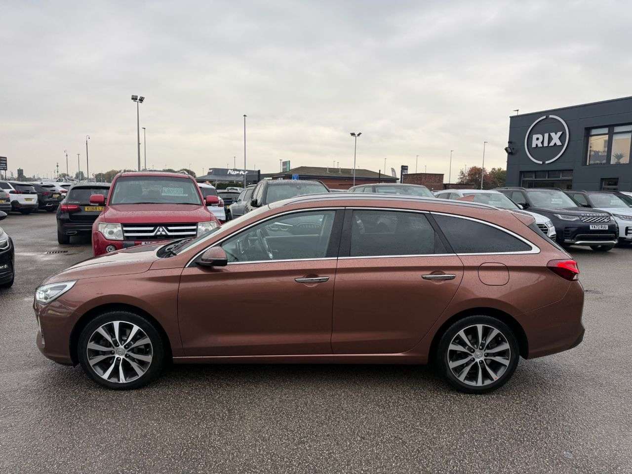 A 2018 HYUNDAI I30 1.6 CRDi Premium Tourer 5dr Diesel DCT Euro 6-HEATED SEATS-BLUETOOTH-CRUISE A 2018 HYUNDAI I30 1.6 CRDi Premium Tourer 5dr Diesel DCT Euro 6-HEATED SEATS-BLUETOOTH-CRUISE