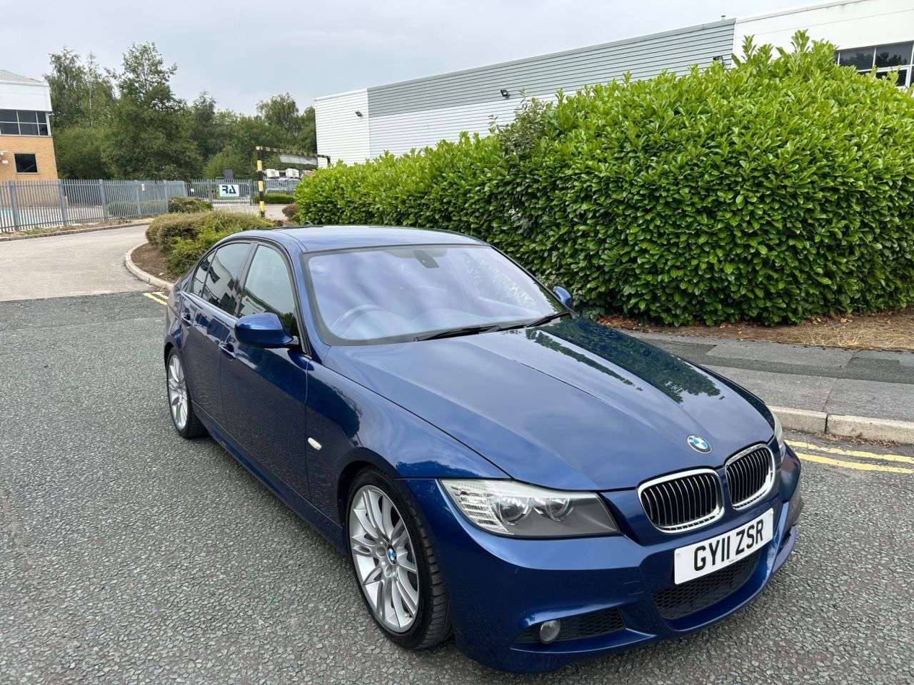 A 2011 BMW 3 SERIES 3.0 325d M Sport Saloon 4dr Diesel Manual Euro 5 (204 ps) A 2011 BMW 3 SERIES 3.0 325d M Sport Saloon 4dr Diesel Manual Euro 5 (204 ps)