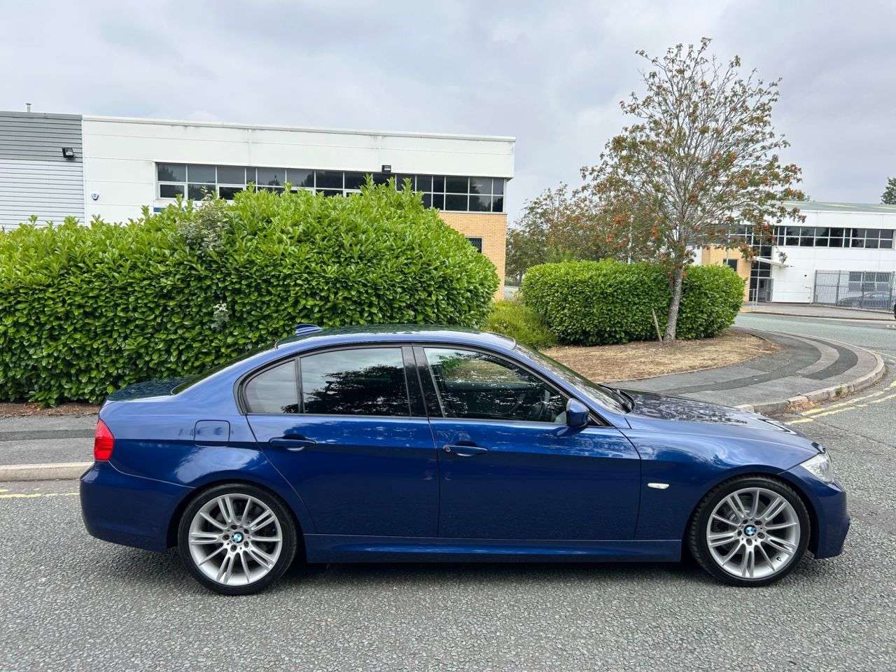 A 2011 BMW 3 SERIES 3.0 325d M Sport Saloon 4dr Diesel Manual Euro 5 (204 ps) A 2011 BMW 3 SERIES 3.0 325d M Sport Saloon 4dr Diesel Manual Euro 5 (204 ps)