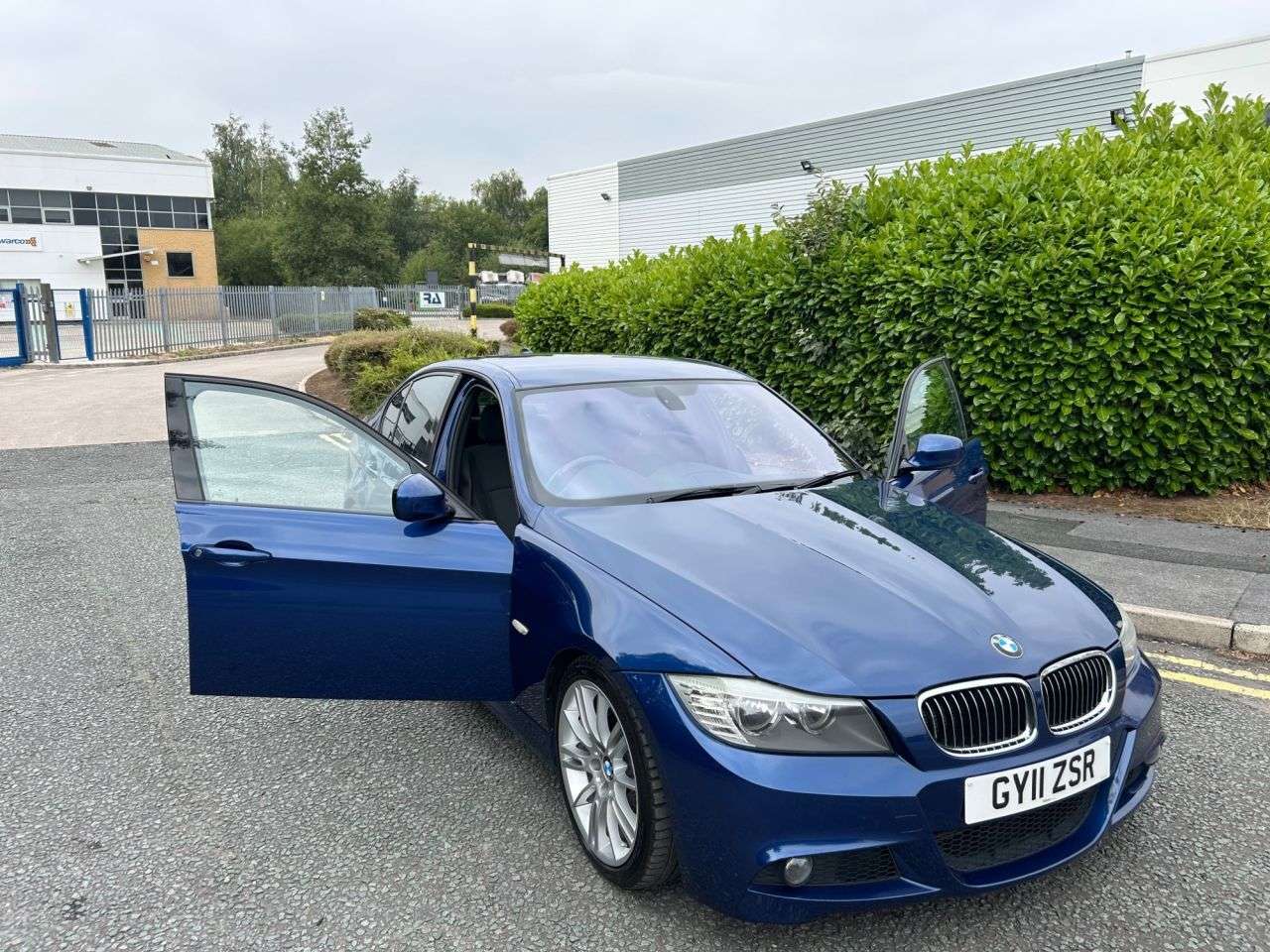 2011 BMW 3 SERIES 2011 BMW 3 SERIES