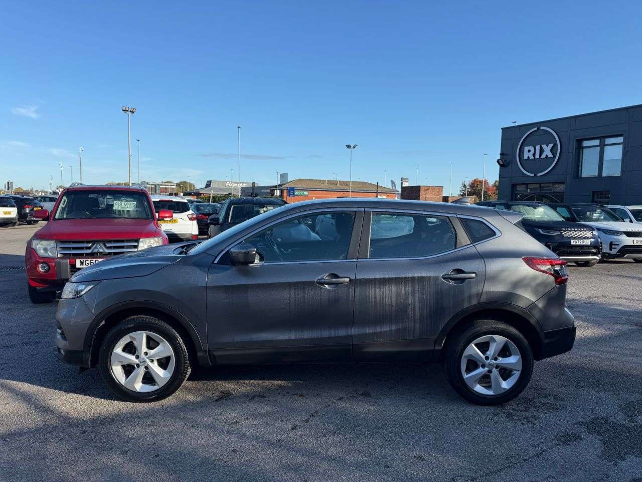A 2019 NISSAN QASHQAI 1.3 DIG-T Acenta Premium SUV 5dr Petrol Manual Euro 6-2 OWNERS-6 SERVICES-B A 2019 NISSAN QASHQAI 1.3 DIG-T Acenta Premium SUV 5dr Petrol Manual Euro 6-2 OWNERS-6 SERVICES-B