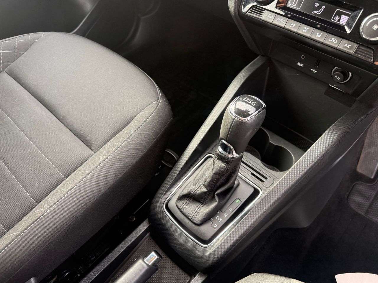 2015 SKODA FABIA 2015 SKODA FABIA