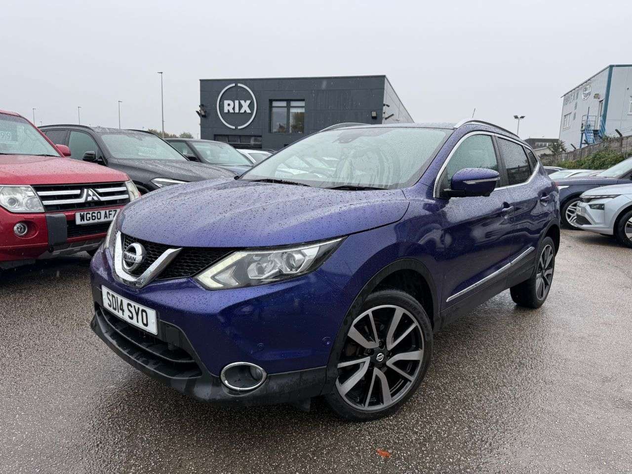 A 2014 NISSAN QASHQAI 1.2 DIG-T Tekna SUV 5dr Petrol Manual 2WD Euro 5-2 FORMER KEEPERS-PANORAMIC A 2014 NISSAN QASHQAI 1.2 DIG-T Tekna SUV 5dr Petrol Manual 2WD Euro 5-2 FORMER KEEPERS-PANORAMIC