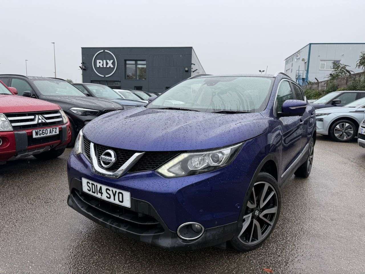 A 2014 NISSAN QASHQAI 1.2 DIG-T Tekna SUV 5dr Petrol Manual 2WD Euro 5-2 FORMER KEEPERS-PANORAMIC A 2014 NISSAN QASHQAI 1.2 DIG-T Tekna SUV 5dr Petrol Manual 2WD Euro 5-2 FORMER KEEPERS-PANORAMIC