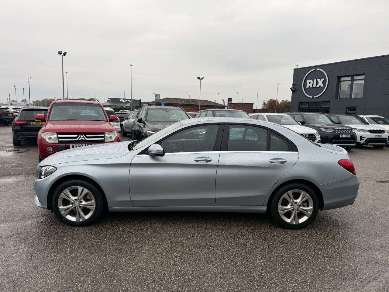 A 2016 MERCEDES-BENZ C CLASS 2.1 C220d SE Saloon 4dr Diesel 7G-Tronic+ Euro 6 (s/s) (170 ps) 1 FORMER KE A 2016 MERCEDES-BENZ C CLASS 2.1 C220d SE Saloon 4dr Diesel 7G-Tronic+ Euro 6 (s/s) (170 ps) 1 FORMER KE