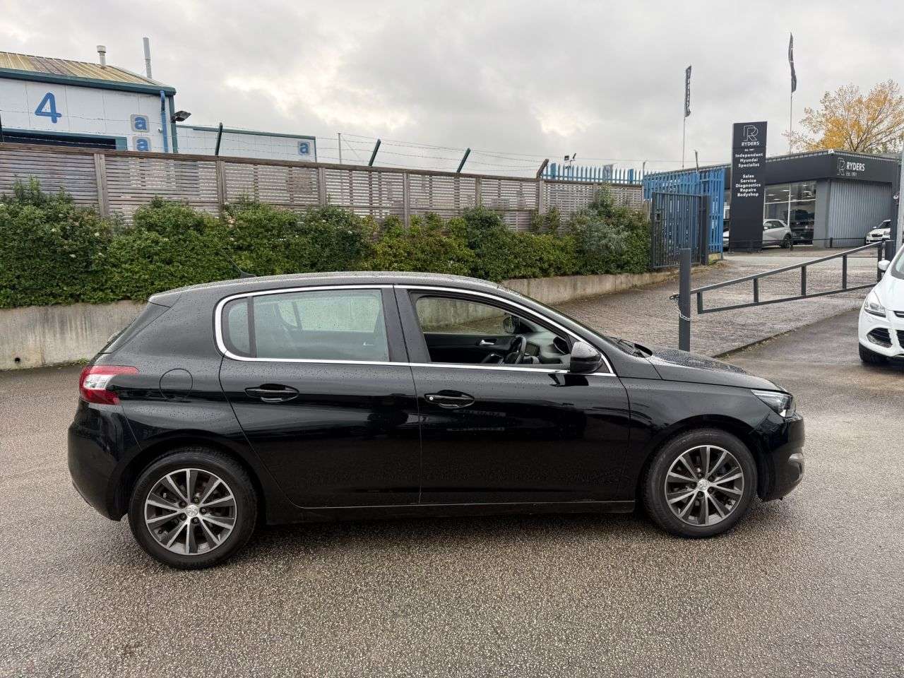 2017 PEUGEOT 308 2017 PEUGEOT 308
