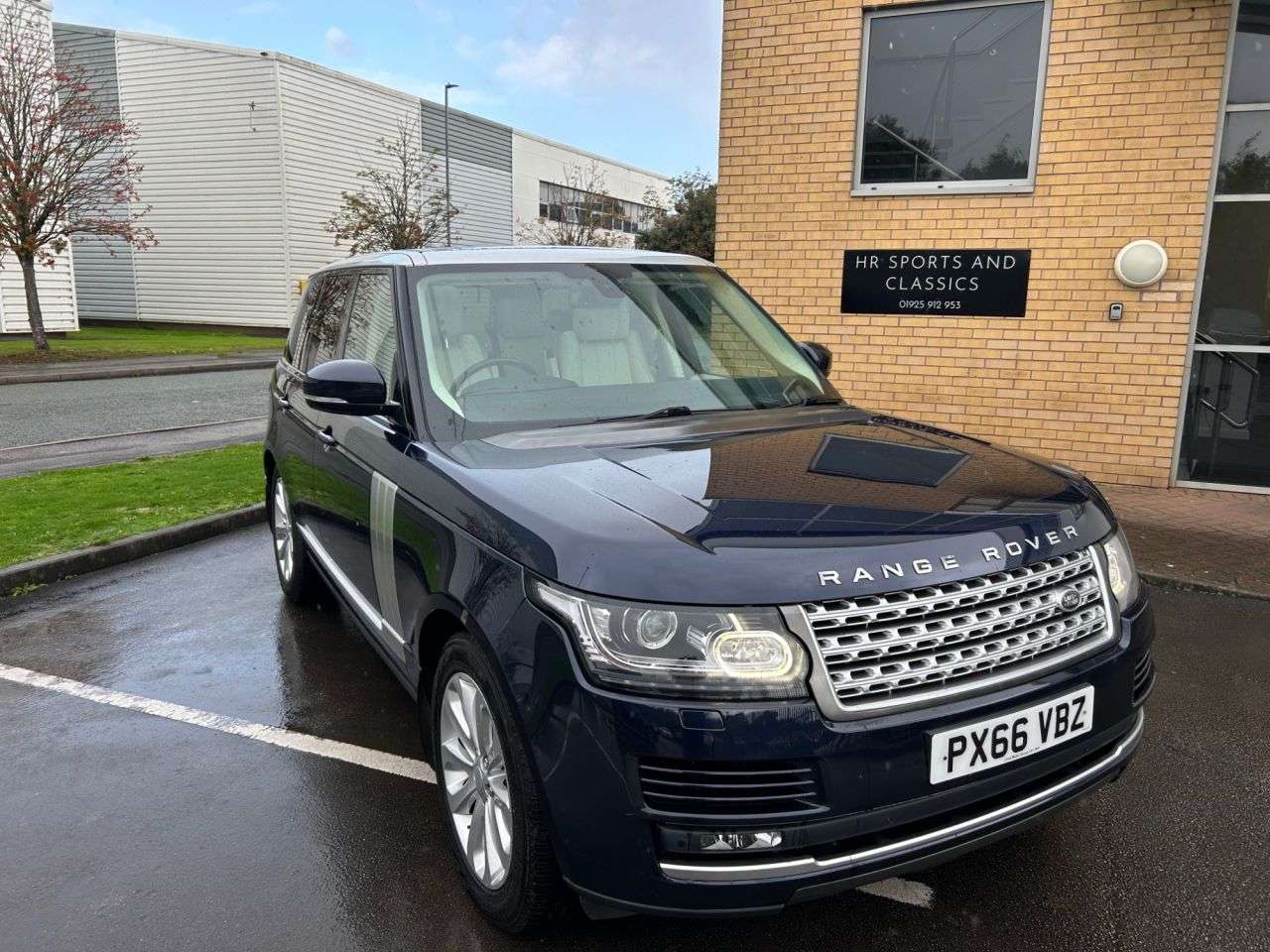 A 2016 LAND ROVER RANGE ROVER 3.0 TD V6 Vogue SUV 5dr Diesel Auto 4WD Euro 6 (s/s) (258 ps)-1 Former Keep A 2016 LAND ROVER RANGE ROVER 3.0 TD V6 Vogue SUV 5dr Diesel Auto 4WD Euro 6 (s/s) (258 ps)-1 Former Keep