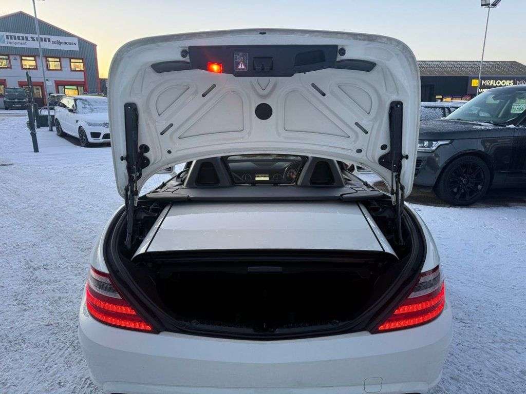 A 2012 MERCEDES-BENZ SLK 2.1 SLK250 CDI BlueEfficiency AMG Sport Convertible 2dr Diesel G-Tronic+ Eu A 2012 MERCEDES-BENZ SLK 2.1 SLK250 CDI BlueEfficiency AMG Sport Convertible 2dr Diesel G-Tronic+ Eu