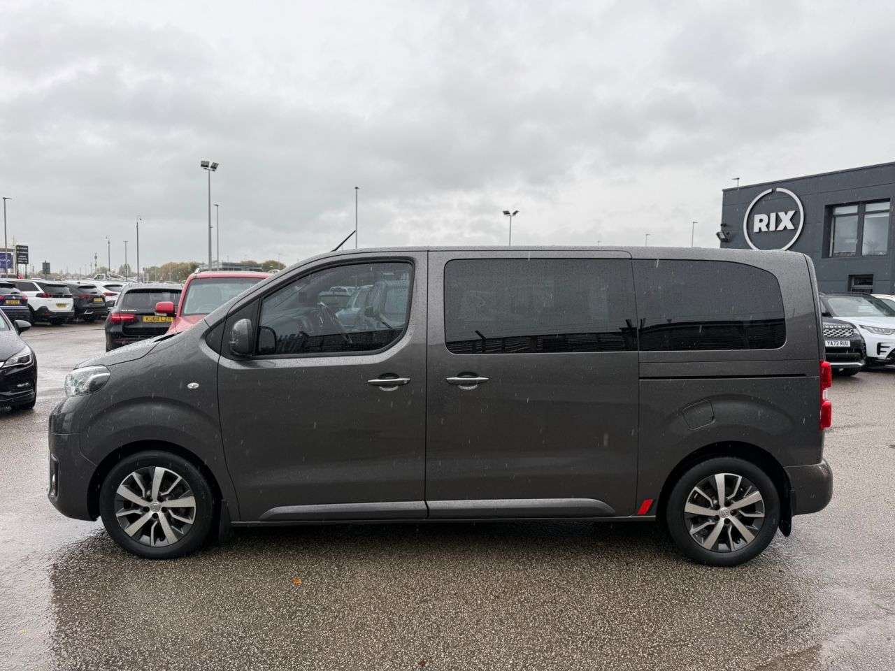 A 2021 TOYOTA PROACE VERSO 2.0D Family Medium MPV 5dr Diesel Auto MWB Euro 6 (s/s) (8 Seat)-2 OWNERS-6 A 2021 TOYOTA PROACE VERSO 2.0D Family Medium MPV 5dr Diesel Auto MWB Euro 6 (s/s) (8 Seat)-2 OWNERS-6