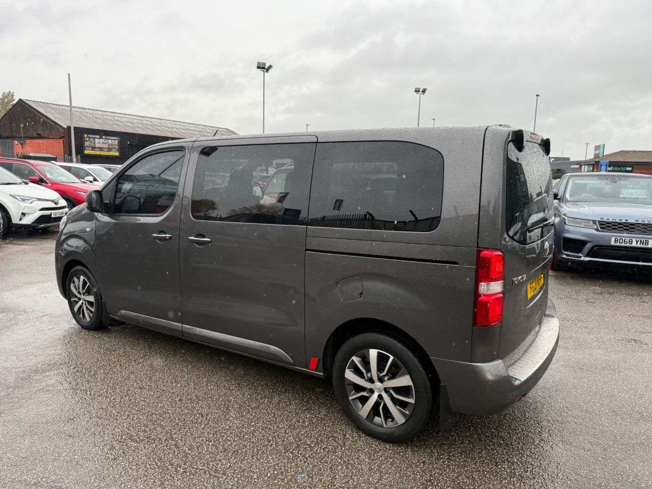 A 2021 TOYOTA PROACE VERSO 2.0D Family Medium MPV 5dr Diesel Auto MWB Euro 6 (s/s) (8 Seat)-2 OWNERS-6 A 2021 TOYOTA PROACE VERSO 2.0D Family Medium MPV 5dr Diesel Auto MWB Euro 6 (s/s) (8 Seat)-2 OWNERS-6