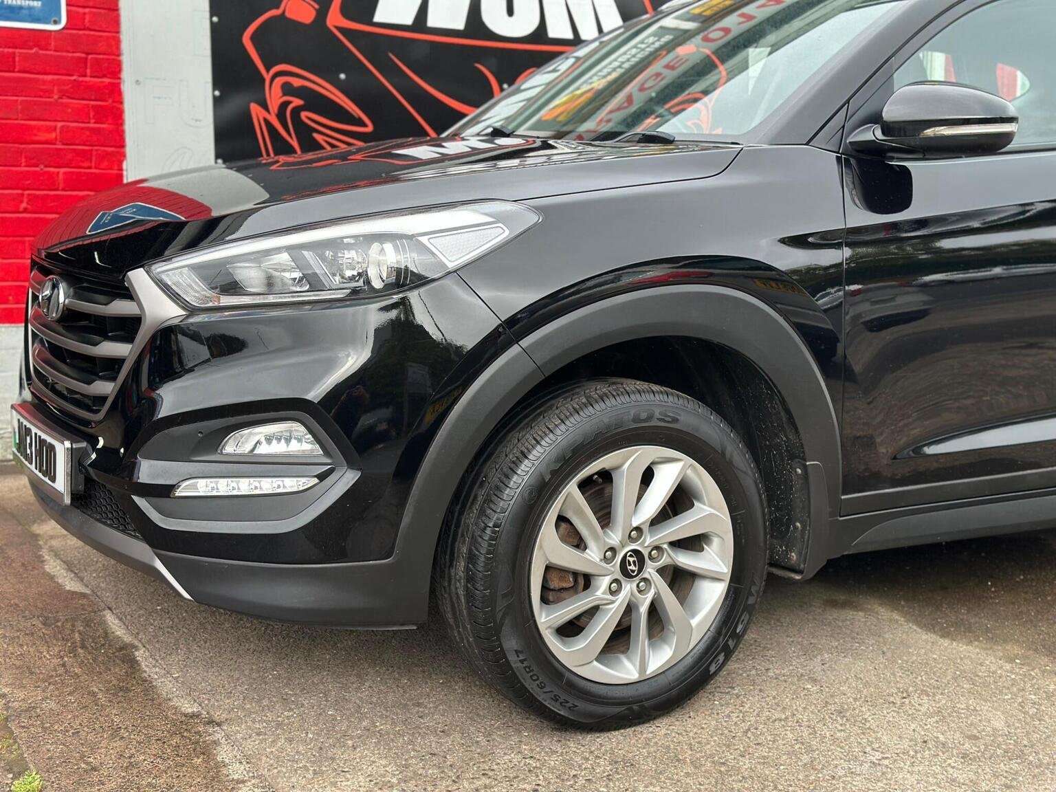 A 2015 HYUNDAI TUCSON 1.7 CRDi Blue Drive SE Euro 6 (s/s) 5dr A 2015 HYUNDAI TUCSON 1.7 CRDi Blue Drive SE Euro 6 (s/s) 5dr