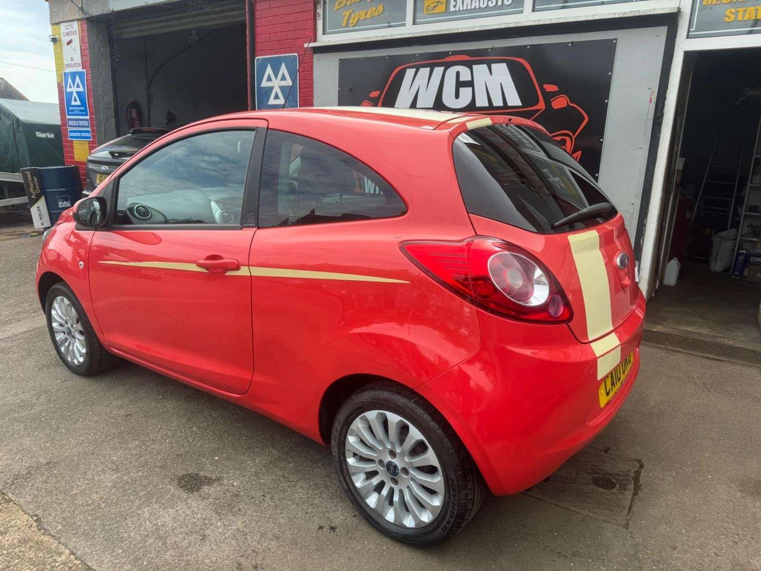 A 2010 FORD KA 1.2 Zetec Euro 4 3dr A 2010 FORD KA 1.2 Zetec Euro 4 3dr
