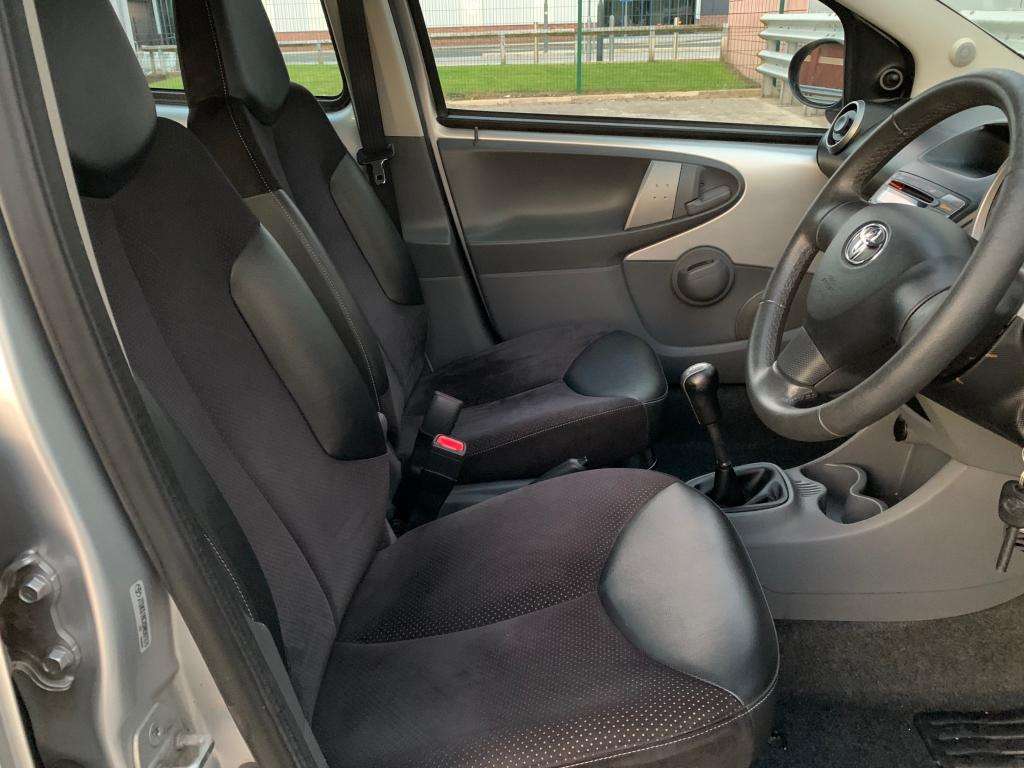 2011 TOYOTA AYGO 2011 TOYOTA AYGO