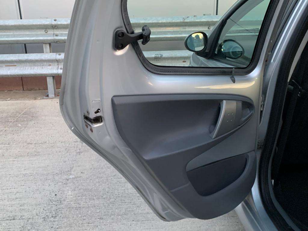 2011 TOYOTA AYGO 2011 TOYOTA AYGO