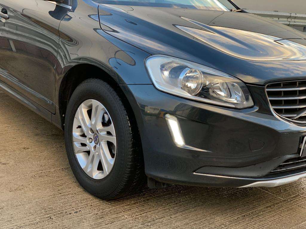 A 2016 VOLVO XC60 D4 SE NAV A 2016 VOLVO XC60 D4 SE NAV